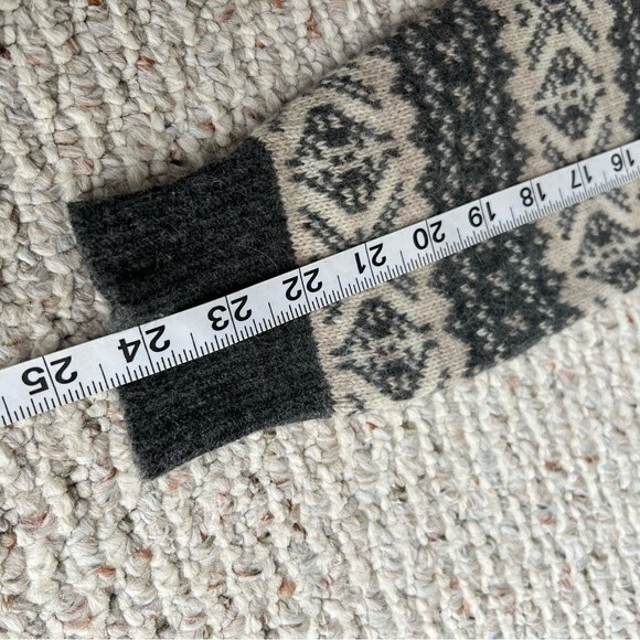 Vintage Liz Claiborne lambs wool sweater - Picture 4 of 9